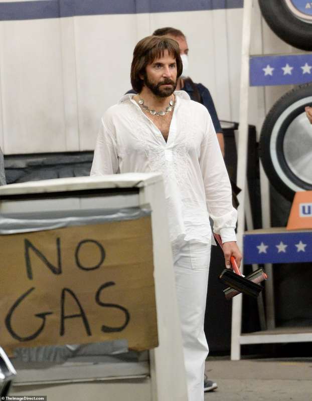 bradley cooper sul set durante la pandemia 11