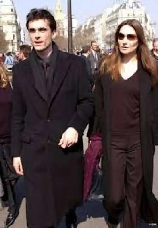 carla bruni raphael enthoven