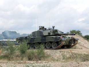 CARRO ARMATO CHALLENGER 2