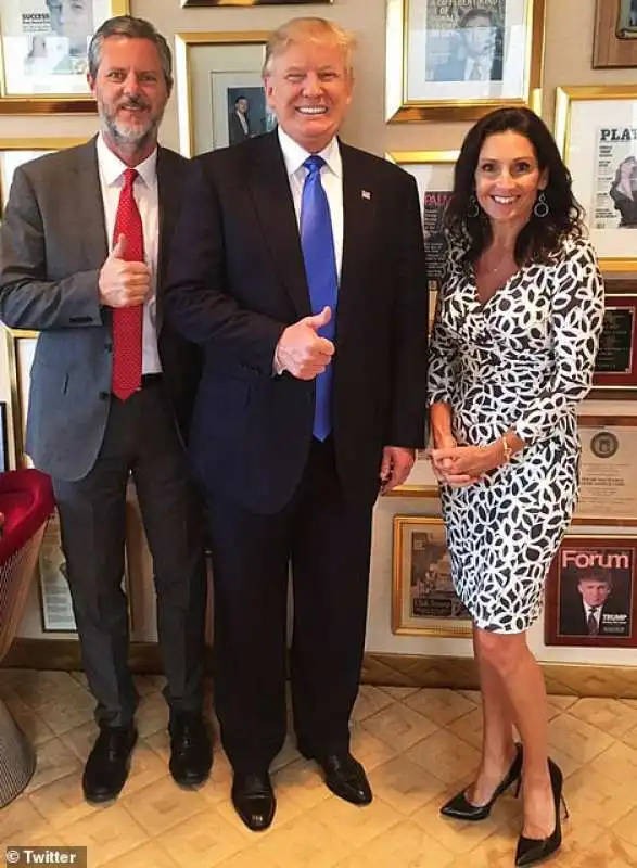 donald trump con jerry e becki falwell 