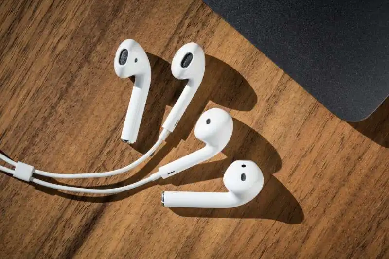 earpods vs airpods 