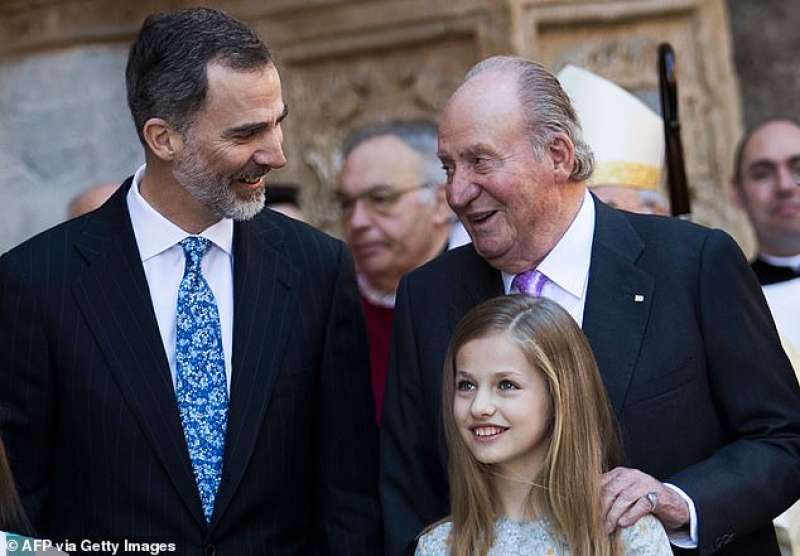 felipe vi con juan carlos e leonor