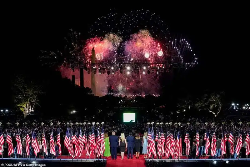 fuochi d'artificio alla casa bianca per il finale di convention 