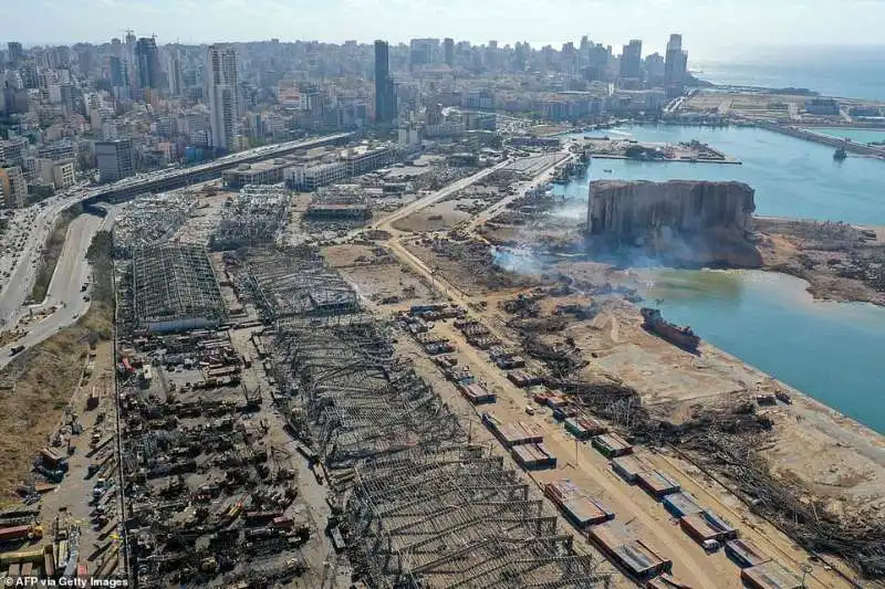 il porto di beirut dopo l'esplosione 