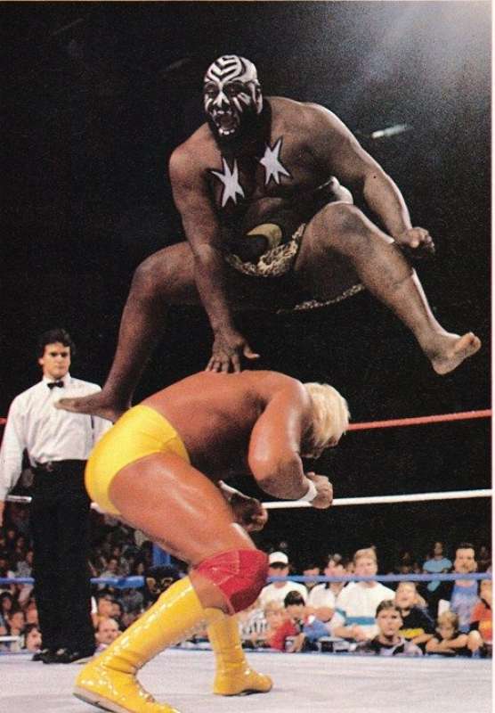 KAMALA E HULK HOGAN