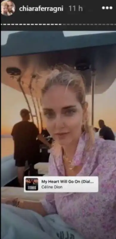 la barca di chiara ferragni si rompe e l'influencer torna in gommone 7