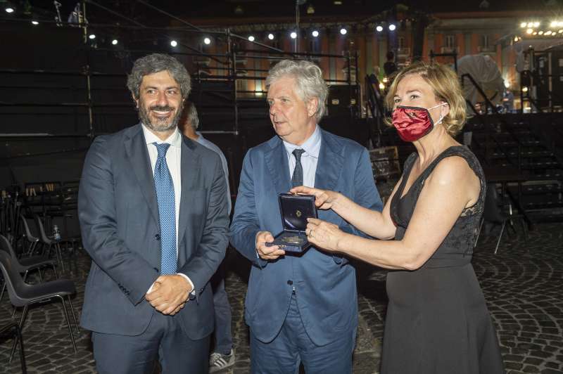 Lissner e Roberto Fico e Emanuela Spedaliere - Reggia di Caserta - ph Francesco Squeglia