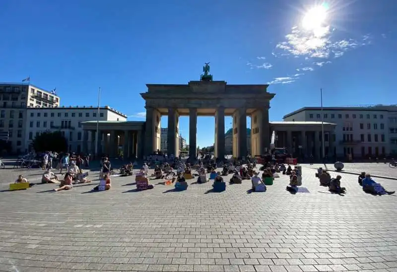 manifestanti fridays for future a berlino 1