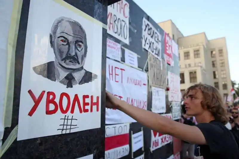 manifestazione di protesta a minsk contro lukashenko 23