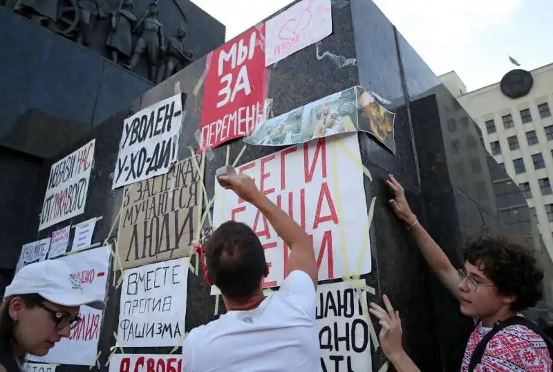 manifestazione di protesta a minsk contro lukashenko 24