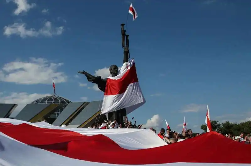 manifestazione di protesta a minsk contro lukashenko 26