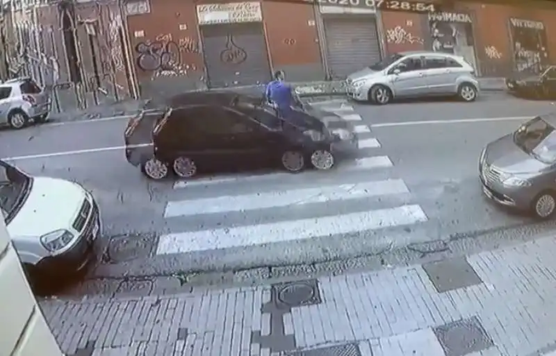 pirata della strada a napoli 1