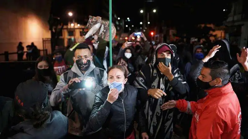 proteste conto l'arresto di uribe 