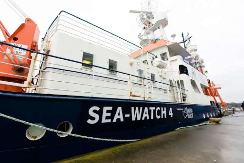 sea watch 4 5