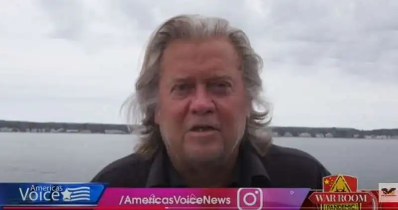 steve bannon live dallo yacht