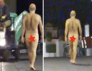 uomo nudo a spasso in piazzetta a capri 7