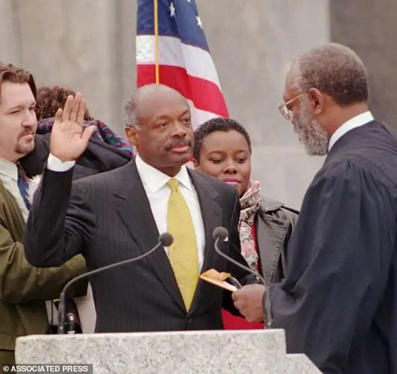 willie brown con la moglie il giorno del giuramento da sindaco 