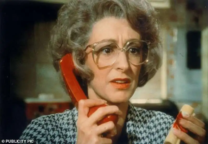 MAUREEN LIPMAN IN UNA PUBBLICITA INGLESE DEGLI ANNI '80 PER PROMUVOERE LA LINEA FISSA