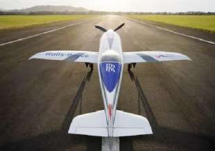 AEREO ELETTRICO SPIRIT OF INNOVATION DELLA ROLLS ROYCE