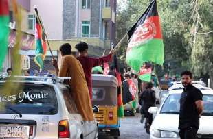 afghanistan nazionalisti in piazza contro i talebani