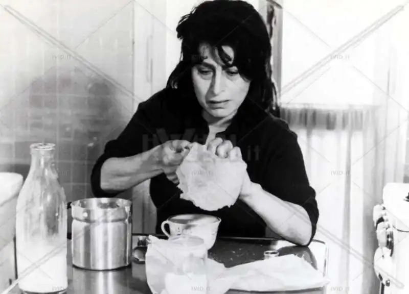 anna magnani. mamma roma