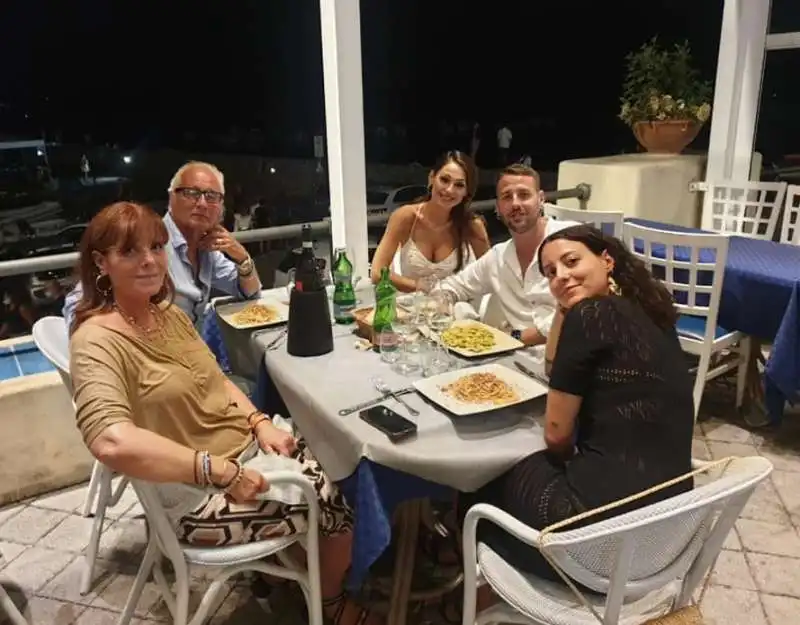 anna tatangelo a cena con la famiglia di livio cori  