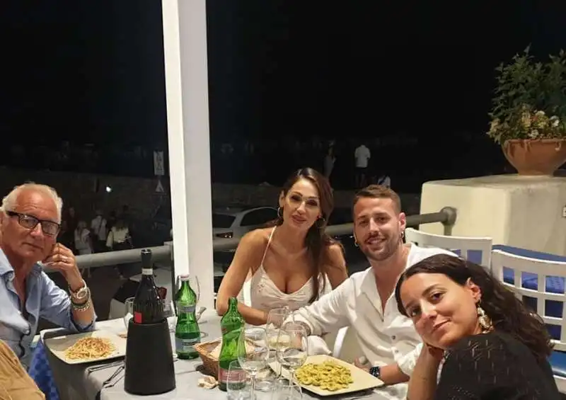 anna tatangelo a cena con la famiglia di livio cori 