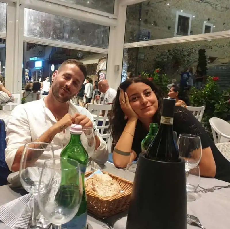  anna tatangelo a cena con la famiglia di livio cori  2