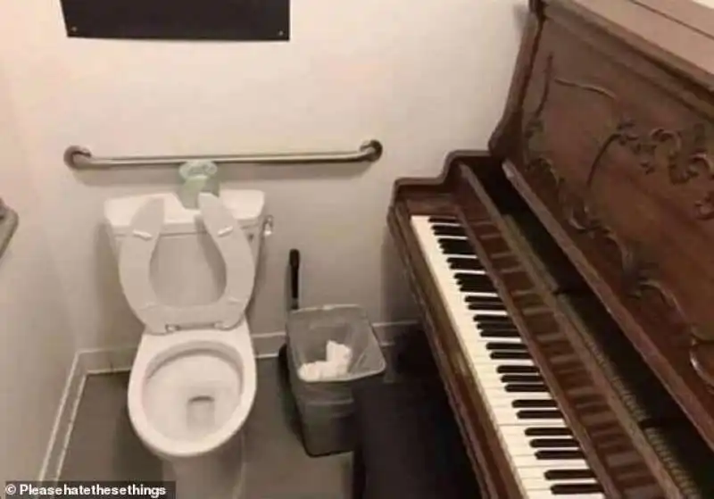 bagno con pianoforte