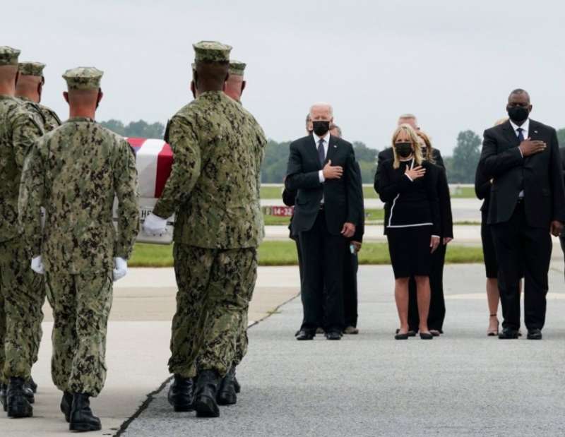 biden a dover per il rientro delle salme dei soldati da kabul 4