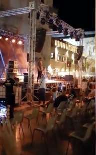 bugo interrompe il concerto ad ascoli piceno 3