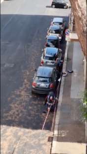 carabinieri arrestano due rapinatori per strada a roma 4