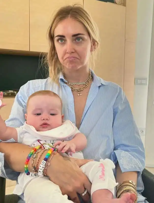 chiara ferragni in vacanza a porto cervo 10