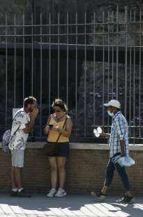 degrado al colosseo e a colle oppio 3