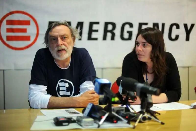 gino strada con la figlia cecilia 5