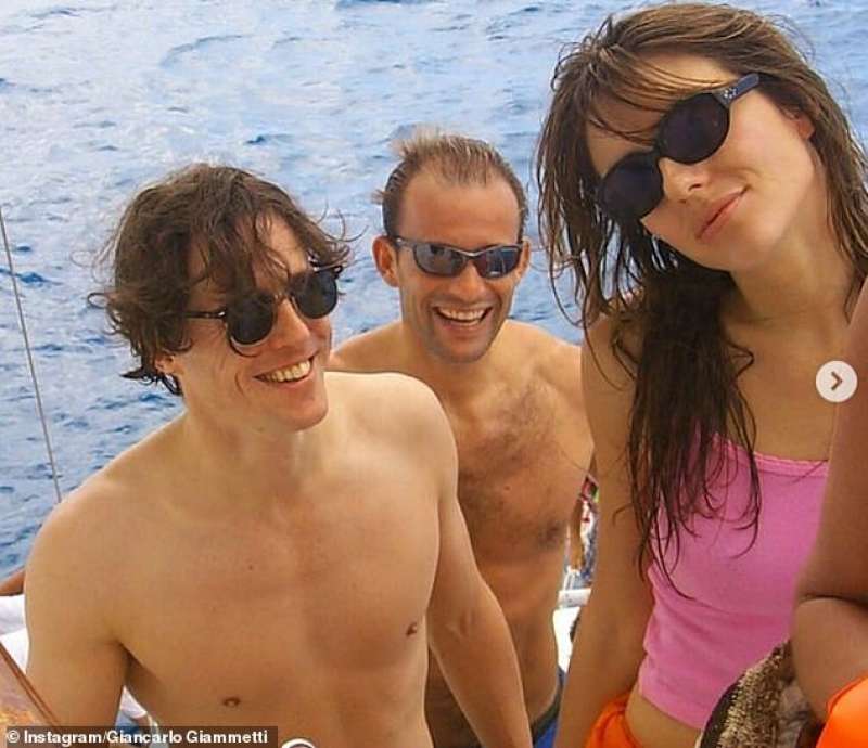 Hugh Grant ed Elizabeth Hurley ai Caraibi