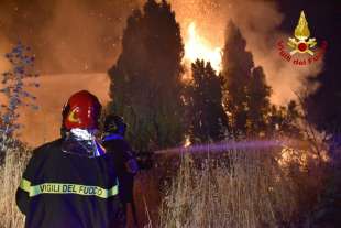 incendio petralia soprana in sicilia 2