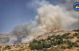 incendio petralia soprana in sicilia 2