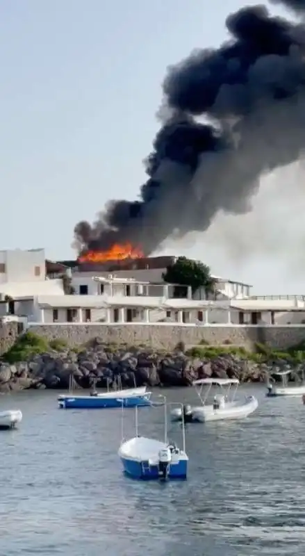 incendio raya panarea 2