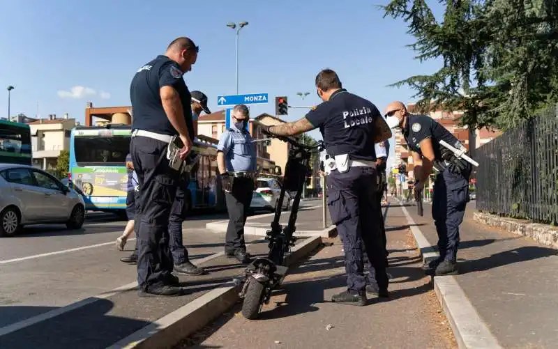 INCIDENTE MONOPATTINO SESTO SAN GIOVANNI  