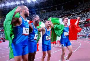 italia oro nella 4x100 a tokyo 2020 2