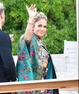 jennifer lopez alla sfilata di dolce e gabbana a venezia 8