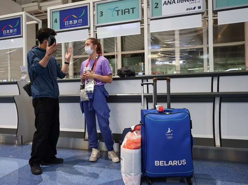 krystsina tsimanouskaya in aeroporto a tokyo 3