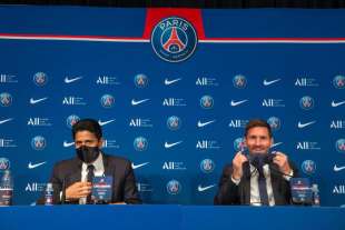 la presentazione di leo messi a parigi 13