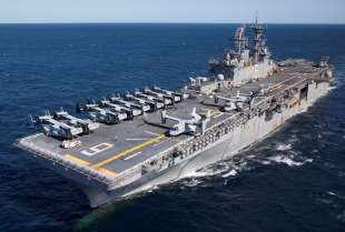 la uss bonhomme richard 3