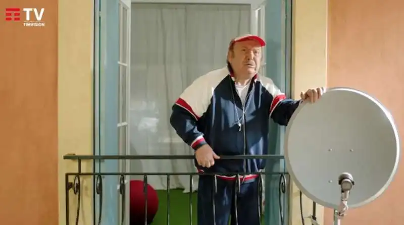 lino banfi nello spot timvision 