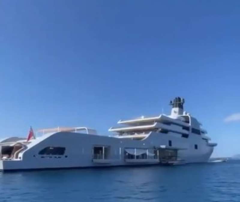 lo yacht di abramovich solaris 8