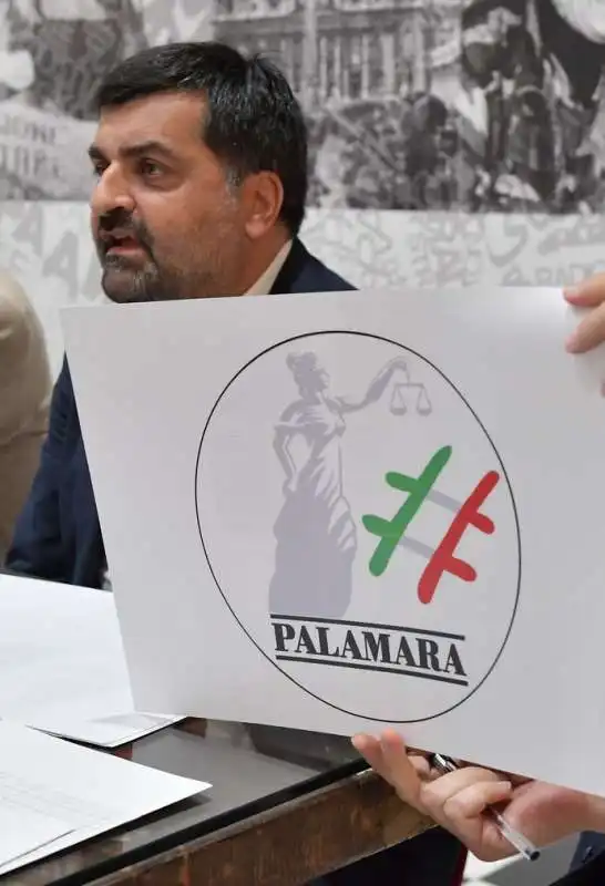 luca palamara scende in politica e presenta il simbolo del partito  foto di bacco