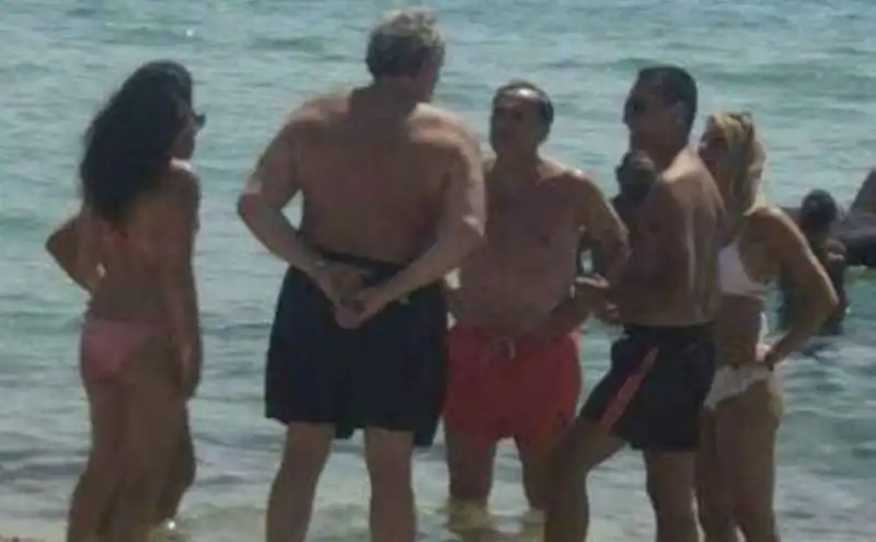 LUIGI DI MAIO IN SPIAGGIA CON MICHELE EMILIANO E FRANCESCO BOCCIA