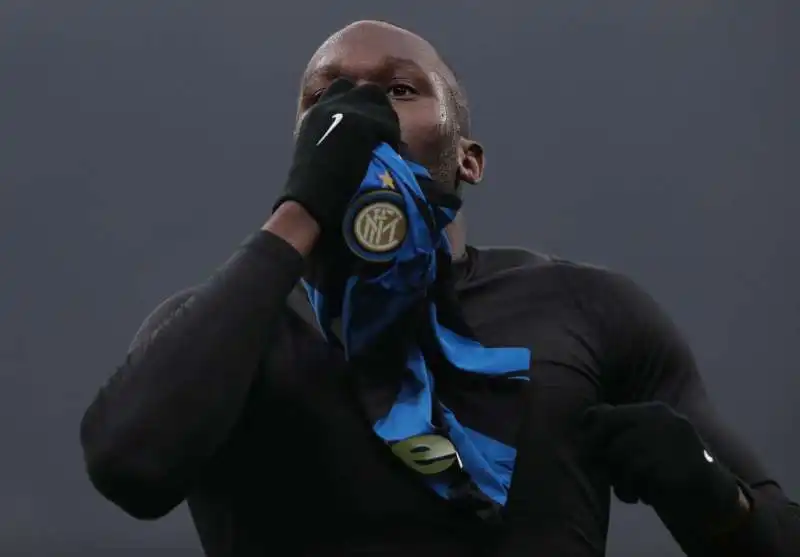 LUKAKU BACIA STEMMA INTER 